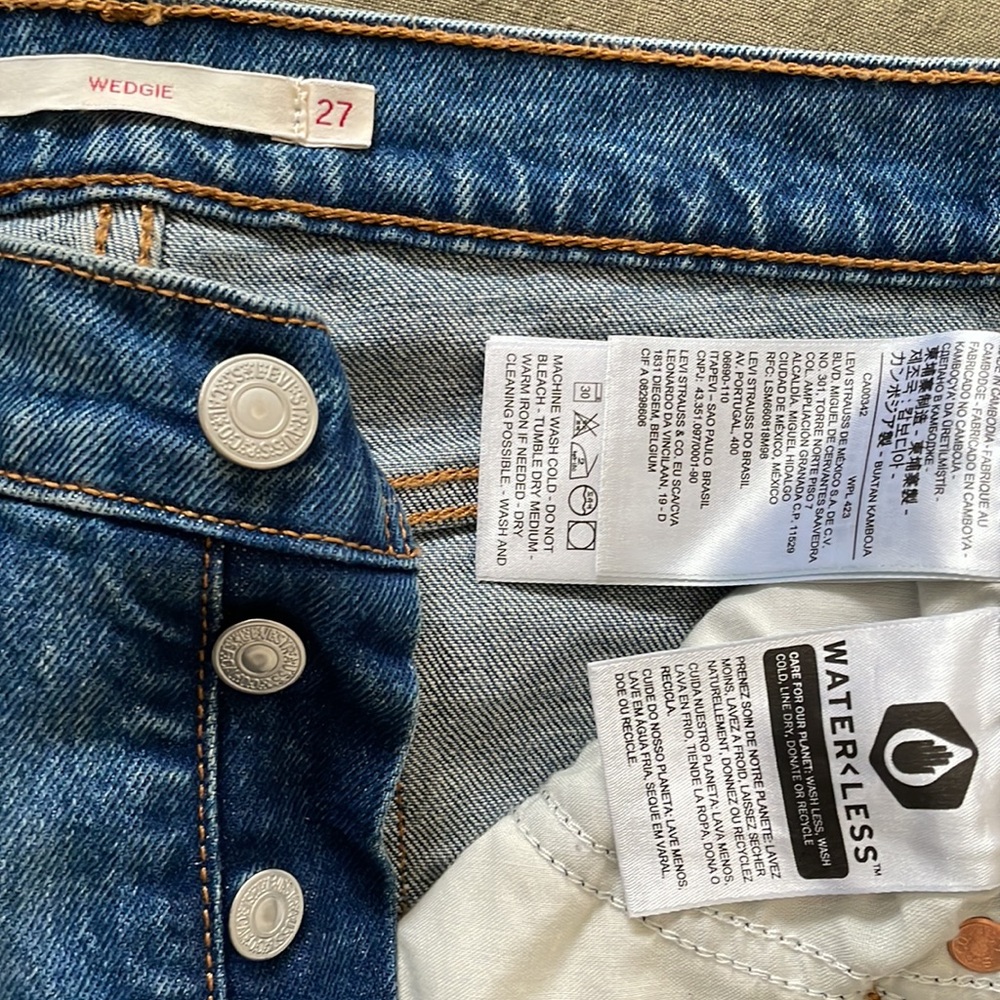 Levi's Wedgie Icon Fit Jeans These Dreams